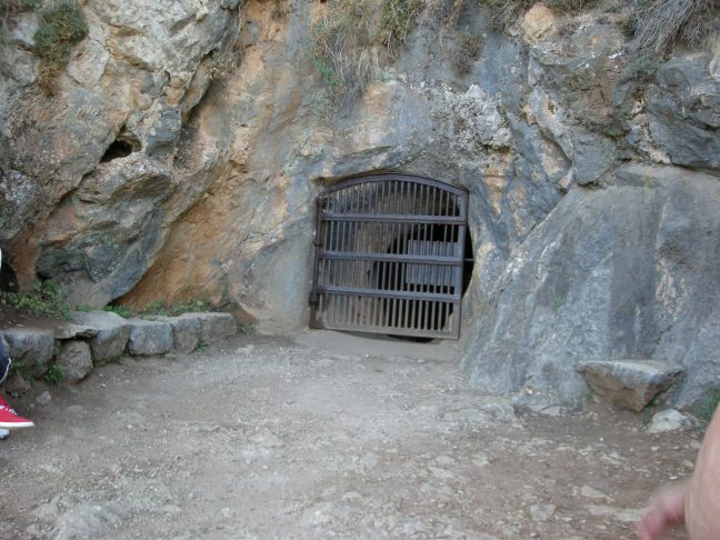 Entrada cueva A